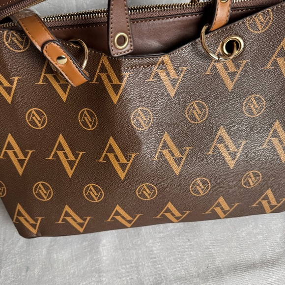Adrienne Vittadini Brown Designer Tote Bag with Phone Bag - Picture 7 of 16
